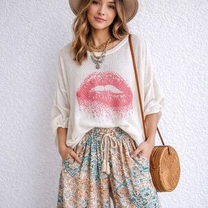 POL White Knit Tunic Top With Pink Lips Size Large NWOT
